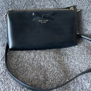 Like New! Kate Spade black crossbody.